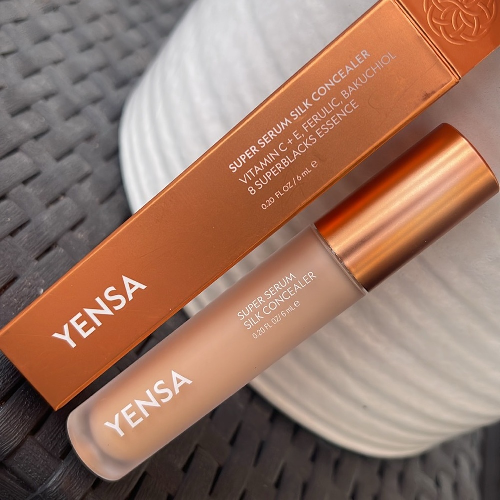 Yensa Beauty - Super Serum Silk Concealer Shade: Medium 1